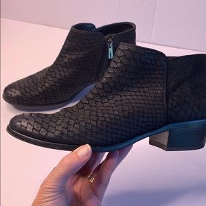 Sam Edelman Petty snakeskin leather boots size 8